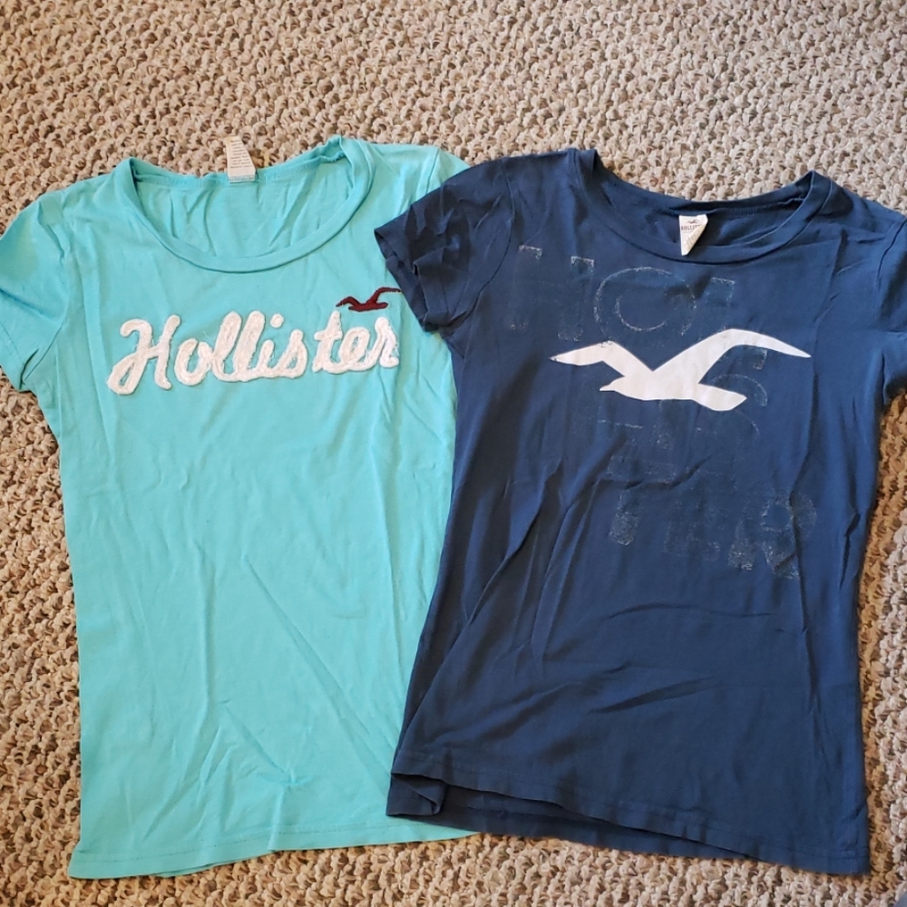 Hollister Fitted T-shirts (2!)